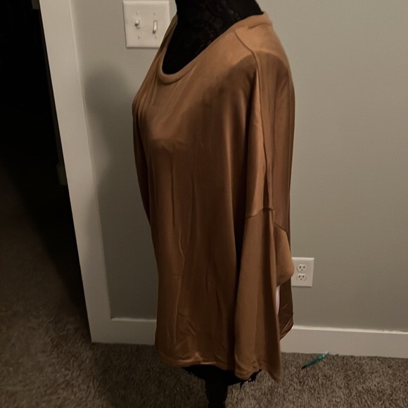 Elegant Women's Tan Top - Picture 2 of 4